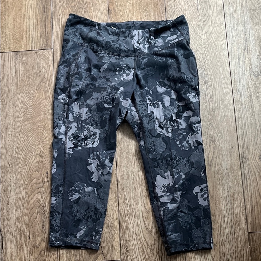Old Navy Floral Black Capris